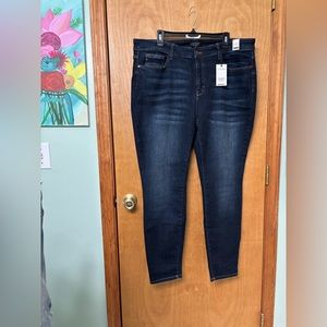 Judy Blue size 20w skinny fit dark wash jeans NWT